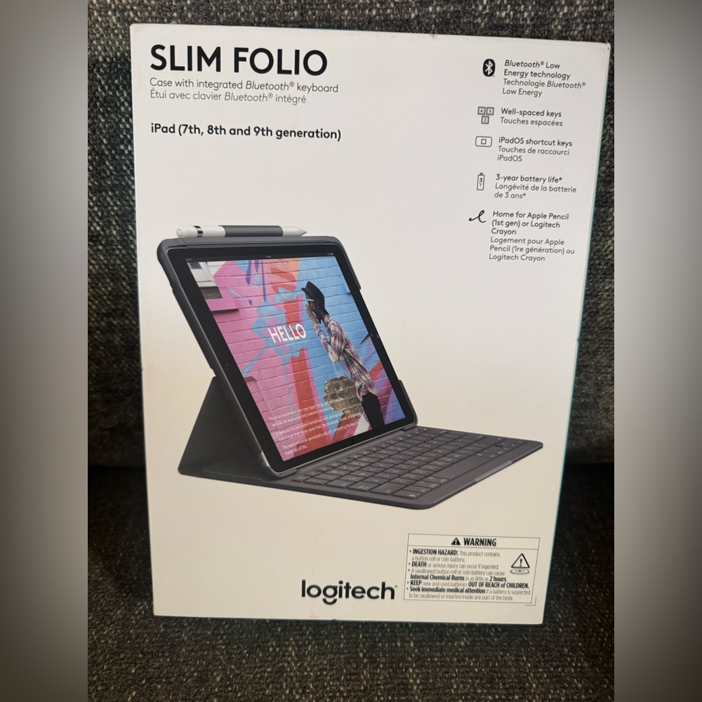 *BRAND NEW* Logitech slimfolio iPad case with keyboard. Still in box never used.